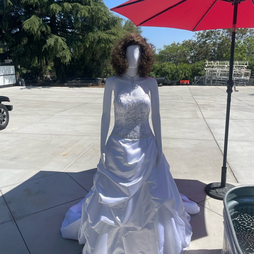 David’s Bridal Oleg Cassini Collection White Gown